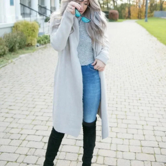 Pink Martini Cream Cardigan - Picture 1 of 13